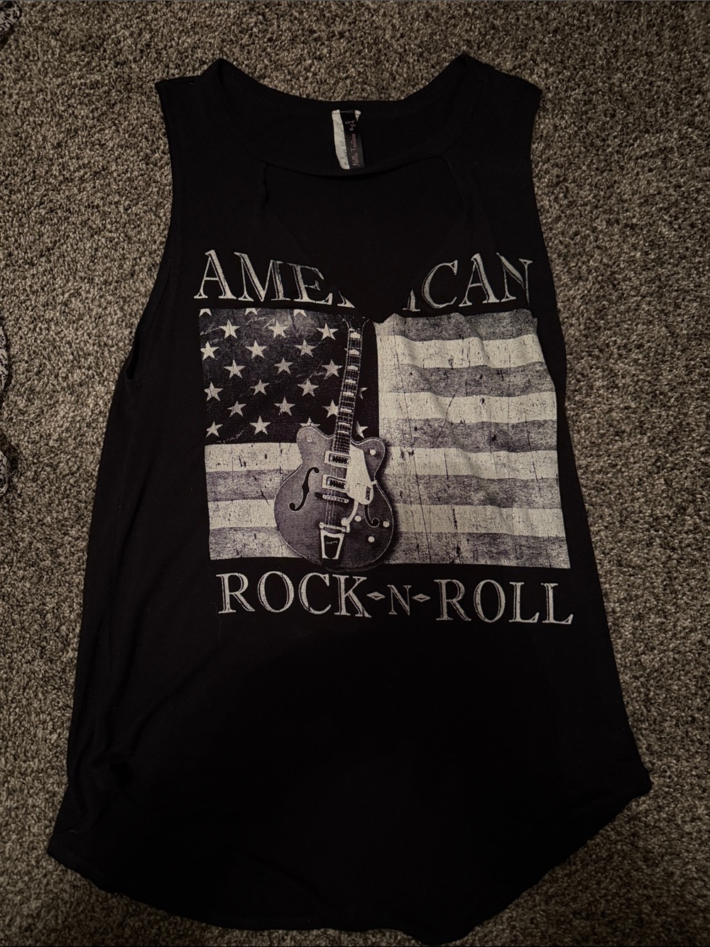 Sleeveless graphic T-shirt